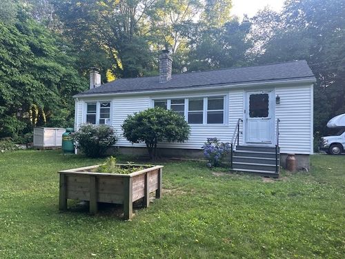 16 Smith St, Bristol, RI, 02809-4511 | Card Image