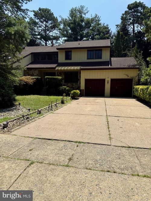 1 Bronwood Dr, VOORHEES, NJ, 08043-4707 | Card Image
