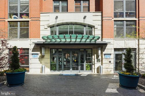 apt-233-1021 N Garfield St, ARLINGTON, VA, 22201-2556 | Card Image