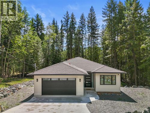 7279 Birch Close, Anglemont, BC, V0E1M8 | Card Image