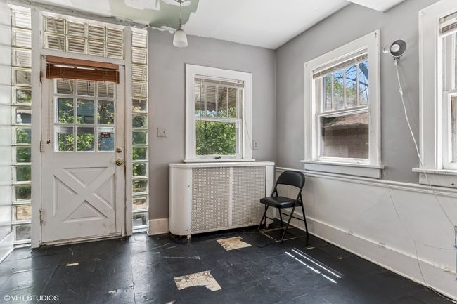 1005 Division St, House other with 6 bedrooms, 2 bathrooms and 2 parking in Lisle IL | Image 8