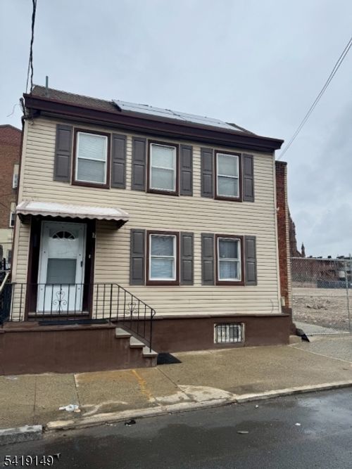 7 Marshall St, Paterson, NJ, 07501-1853 | Card Image