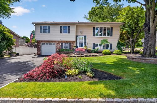 17 Mcgovern Dr, Garnerville, NY, 10923-1133 | Card Image