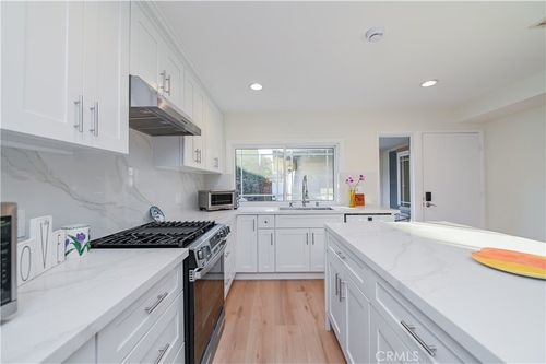 15 Camphor S, Irvine, CA, 92612-2307 | Card Image