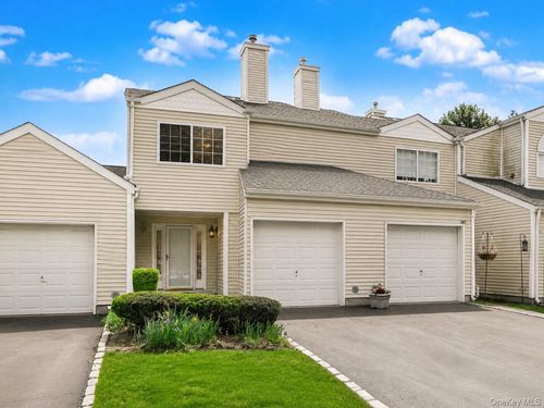 280-280 Ranch Cir, Manorville, NY, 11949-2651 | Card Image