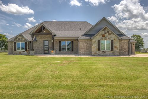 2920 Crosscreek Dr, Oologah, OK, 74053-4290 | Card Image
