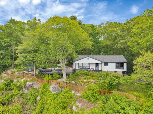 10 Mull Berry Dr, Gales Ferry, CT, 06335-1824 | Card Image