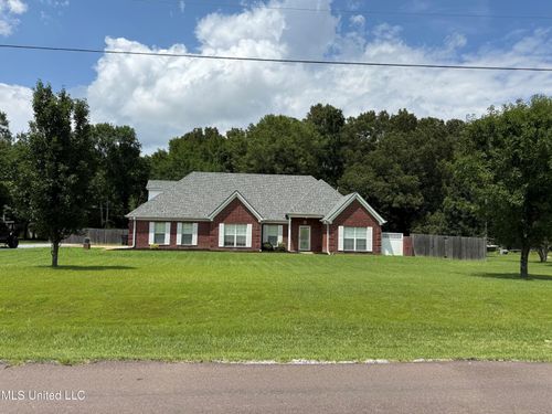 25 Dry Field Rd, Byhalia, MS, 38611-6012 | Card Image