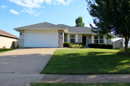3840 W Overland St, Springfield, MO, 65807-6202 | Card Image
