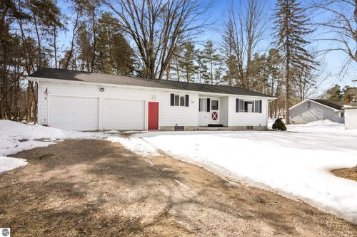 116 E 4th St, Bellaire, MI, 49615 | Card Image