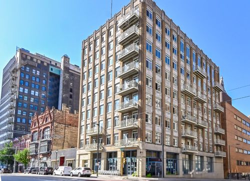 741 N Milwaukee St, MILWAUKEE, WI, 53202-4451 | Card Image