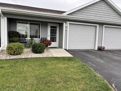 1327 S Wilson Avenue, Hartford, WI, 53027 | Card Image