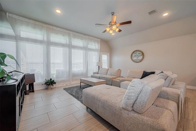 20010 Silver Mesia Cir, House other with 4 bedrooms, 3 bathrooms and 2 parking in Cypress TX | Image 10