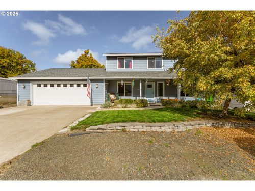 890 Se Thompson Ave, Winston, OR, 97496-9575 | Card Image