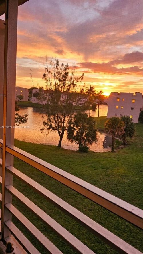 309-8000 N Sunrise Lakes Dr, Sunrise, FL, 33322-1648 | Card Image