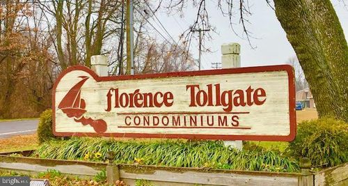 4 Florence Tollgate Pl, FLORENCE, NJ, 08518-3004 | Card Image
