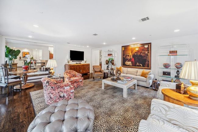 2129 Brentwood Dr, House other with 3 bedrooms, 5 bathrooms and 2 parking in Houston TX | Image 10