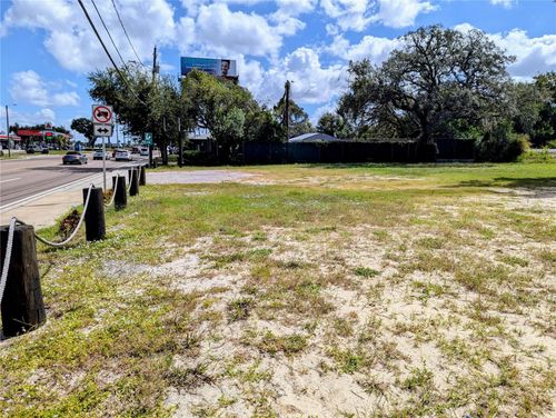 1018 W Busch Blvd, TAMPA, FL, 33612-7704 | Card Image