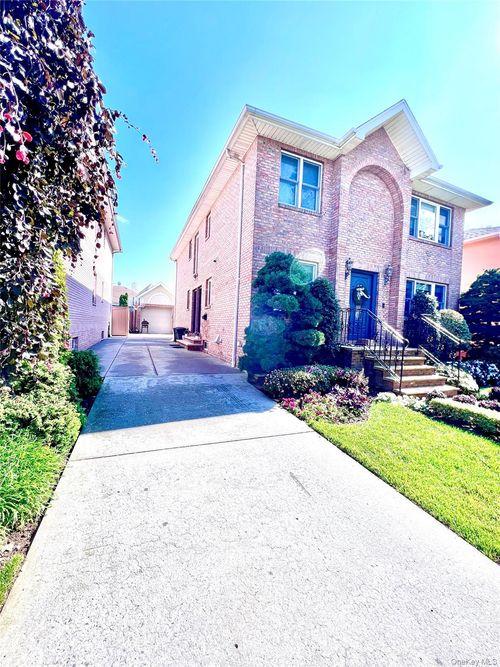 15724 20th Rd, Whitestone, NY, 11357-3828 | Card Image