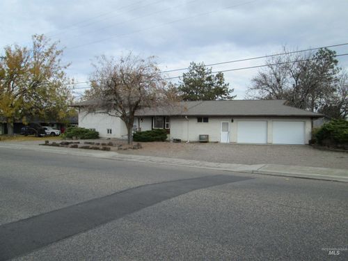 760 Alameda Dr, Ontario, OR, 97914-3245 | Card Image