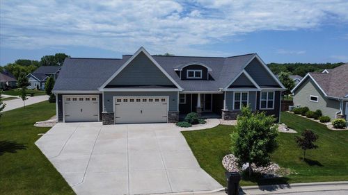 7740 Stonecrop Way, Deforest, WI, 53532-9100 | Card Image