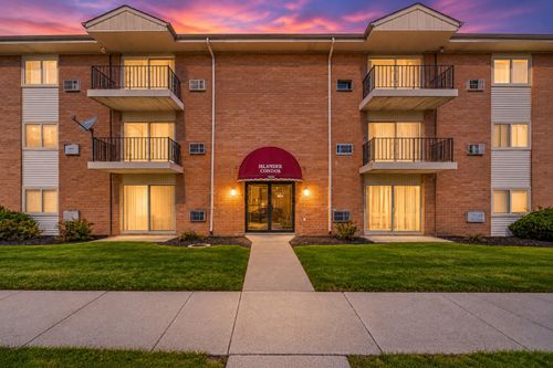 2d-1900 Canal St, Blue Island, IL, 60406-3035 | Card Image