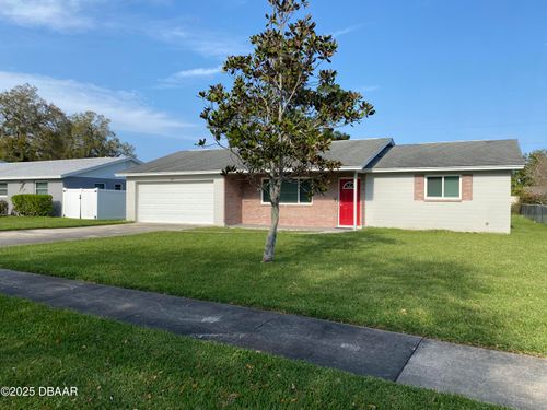 2247 Green St, South Daytona, FL, 32119-2729 | Card Image