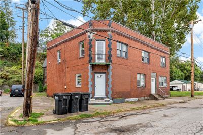 401 Arch St, Home with 0 bedrooms, 0 bathrooms and 2 parking in Carnegie PA | Image 2