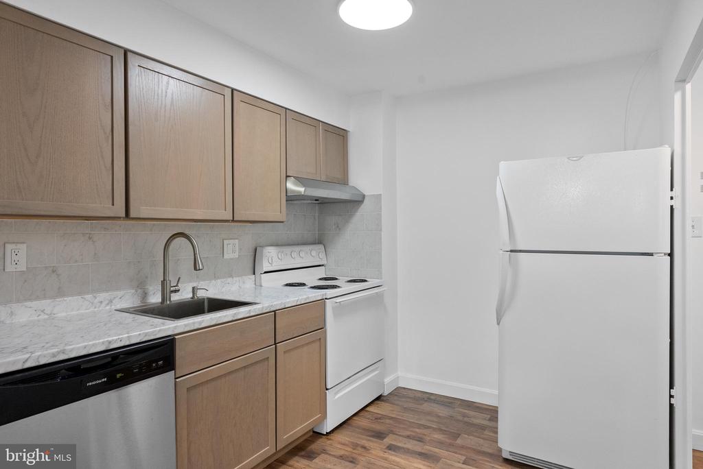 Residential Lease in CHERRY HILL 4