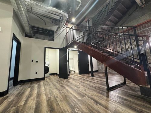 311-200 W College Ave, APPLETON, WI, 54911-5827 | Card Image