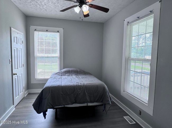 305 E Oak St, House other with 3 bedrooms, 2 bathrooms and null parking in Lake Waccamaw NC | Image 22