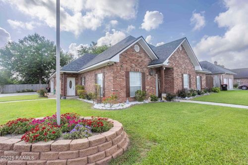210 Bon Mange Cir, Lafayette, LA, 70506-3748 | Card Image