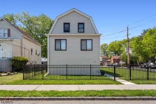 47 Van Pelt Pl, Little Falls, NJ, 07424-1087 | Card Image