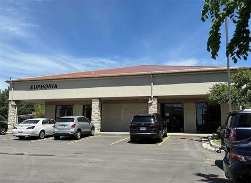8327 N Congress Ave, Kansas City, MO, 64152-2041 | Card Image