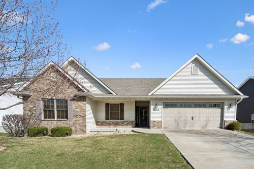 1716 Conor Ct, Clinton, IA, 52732-4800 | Card Image