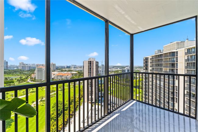 2539 - 20379 W Country Club Dr, Condo with 2 bedrooms, 2 bathrooms and null parking in Aventura FL | Image 13