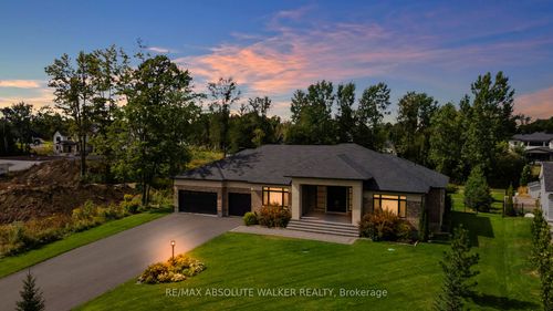 700 Mcmanus Ave, Manotick, ON, K4M0B2 | Card Image