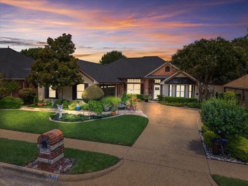 713 Amherst Dr, Waxahachie, TX, 75165-4648 | Card Image