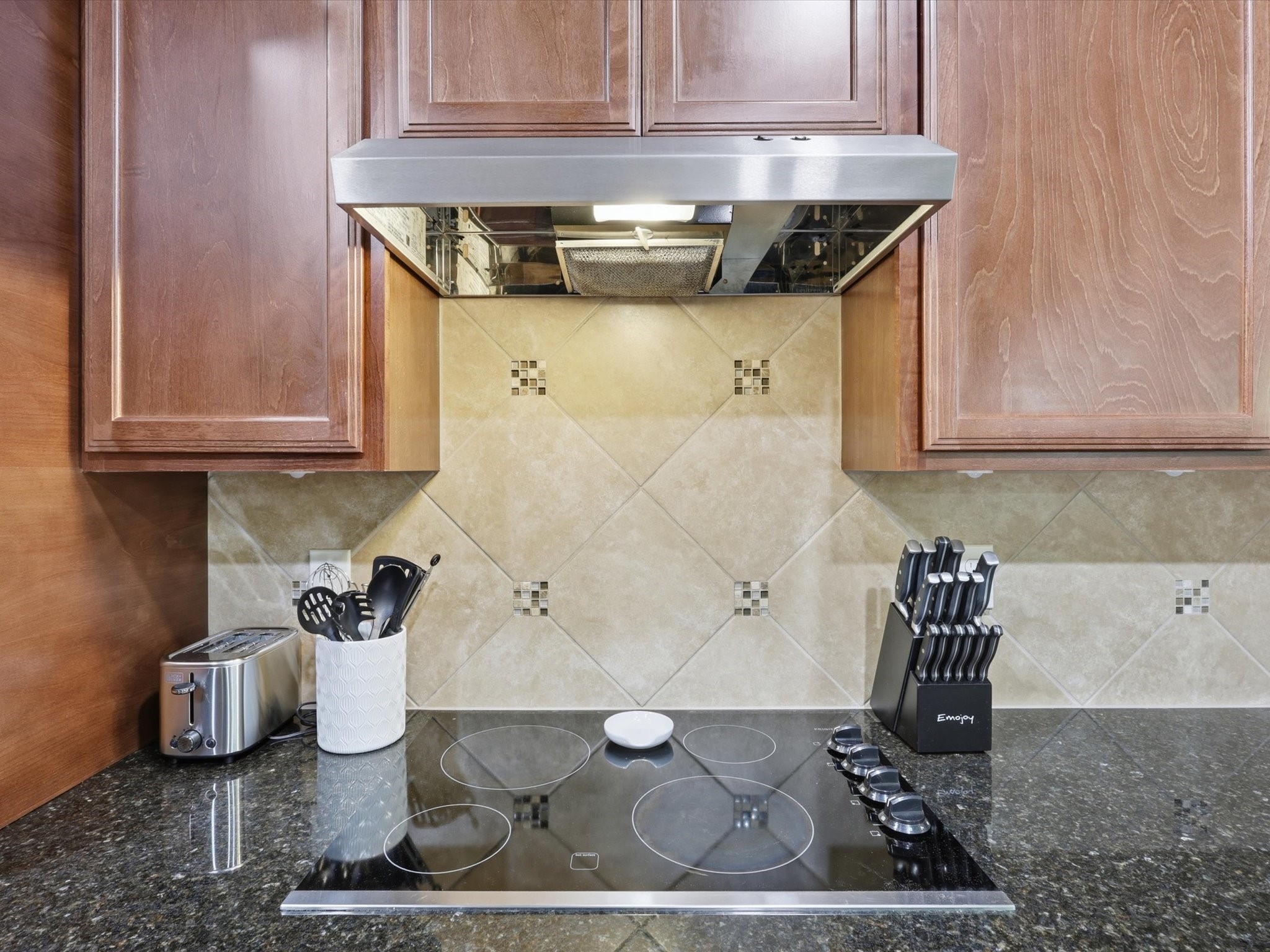 Residential Lease in Oak Point 4