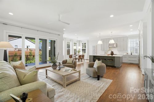 630 Welker St, Charlotte, NC, 28204-3032 | Card Image