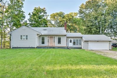 23400 Cedar Point Road, House other with 3 bedrooms, 2 bathrooms and null parking in Brook Park OH | Image 2