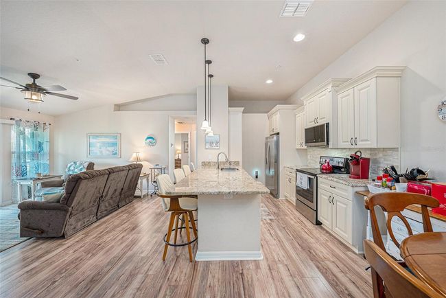 APT-303 - 5065 Royal Palms Way, Condo with 3 bedrooms, 2 bathrooms and null parking in New Port Richey FL | Image 9