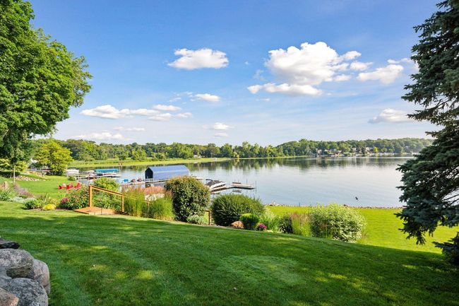 This lakeside community still offers a Mayberry like lifestyle where life is a little more relaxed. | Image 33