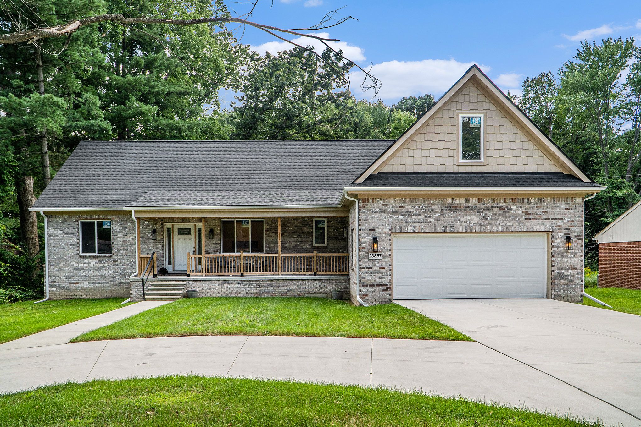 Valley View Dr, Southfield, MI 48033
