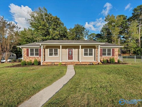 308 Hampton Rd Nw, Hartselle, AL, 35640-2112 | Card Image