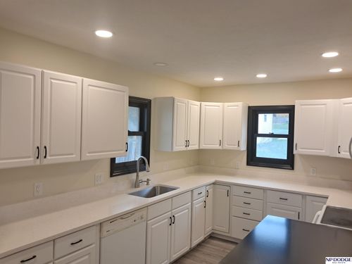 107 S 69th St, Omaha, NE, 68132-3317 | Card Image