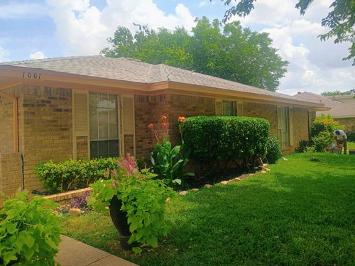 1001 Hunters Creek Dr, Desoto, TX, 75115-4712 | Card Image