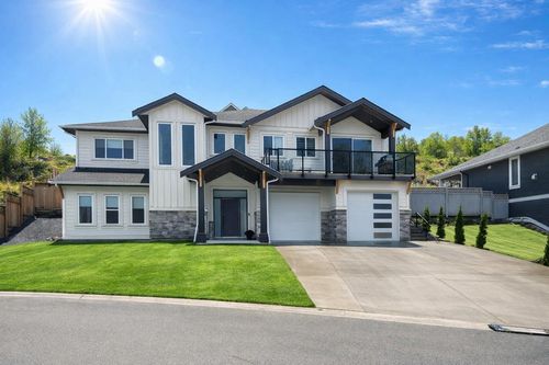 31-8295 Nixon Rd, Chilliwack, BC, V4Z0C8 | Card Image