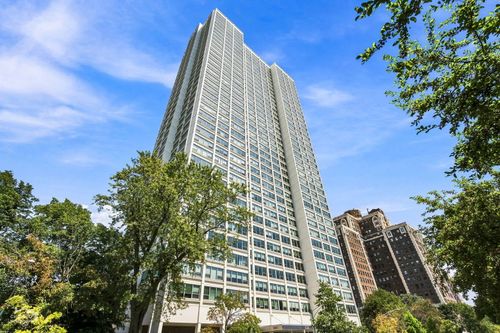 2209-1700 56th St, Chicago, IL, 60637-5088 | Card Image