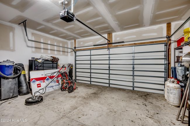 garage | Image 27